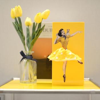 Preview: Tissue UP Girl Design Taschentuchbox gelb-orange