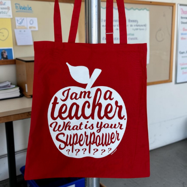 Stofftasche „I am a Teacher – What is your Superpower?“  aus Baumwolle, Geschenk für Lehrer*innen